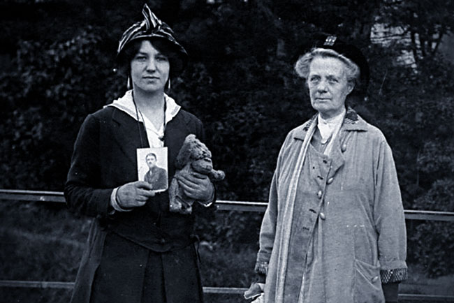 Hope Mirrlees, Jane Ellen Harrison, and Bear