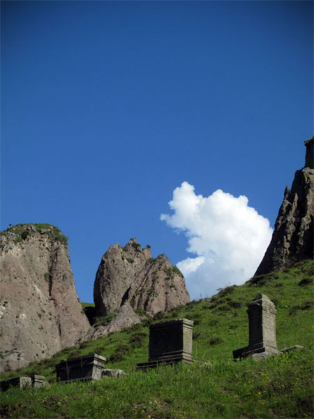 graves in old Goris